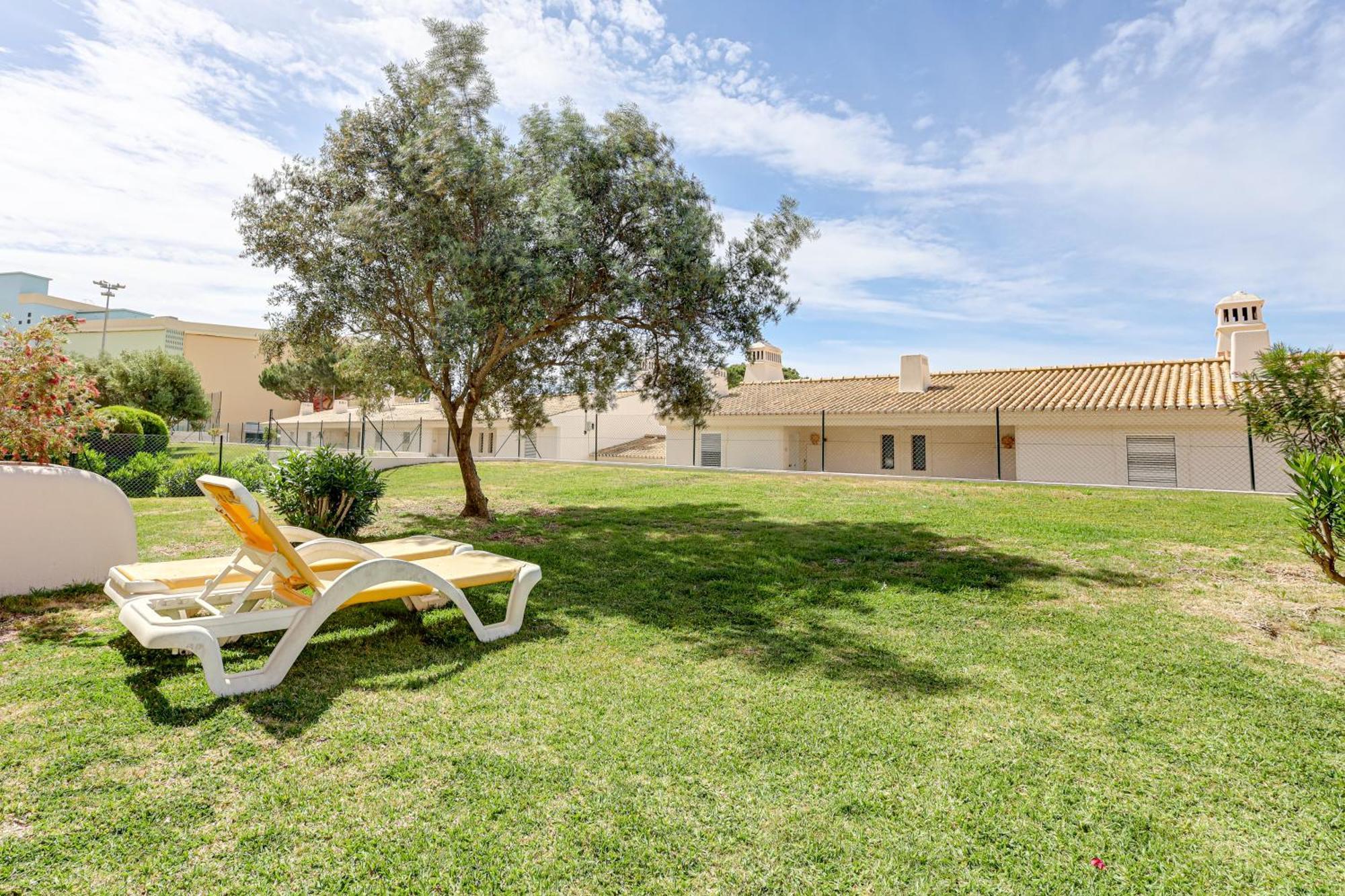 Apartment With 2 Bedrooms, 2M To The Beach Armação de Pêra Exterior foto